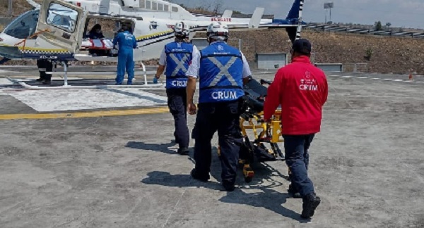 Michoacán envía 2 ambulancias aéreas a Guerrero