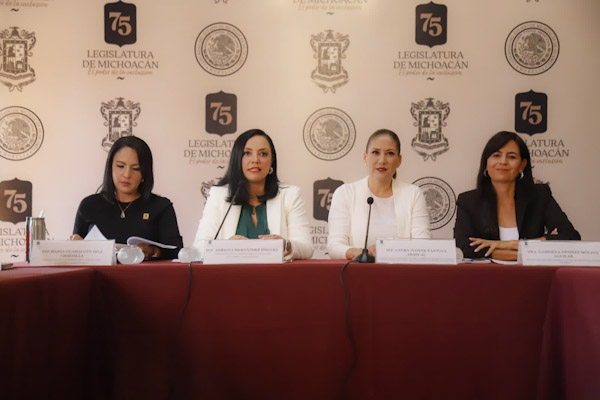 Buscan dipitadas trabajar en protección de la niñez junto a la SEE