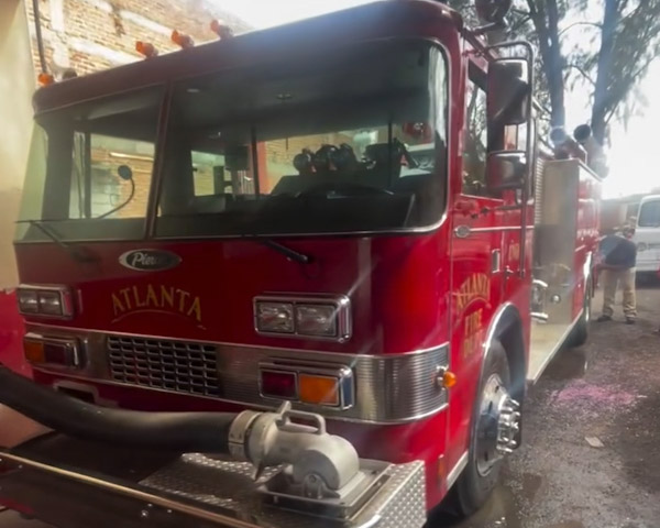 Llega nuevo camion de bomberos a La Pkedad