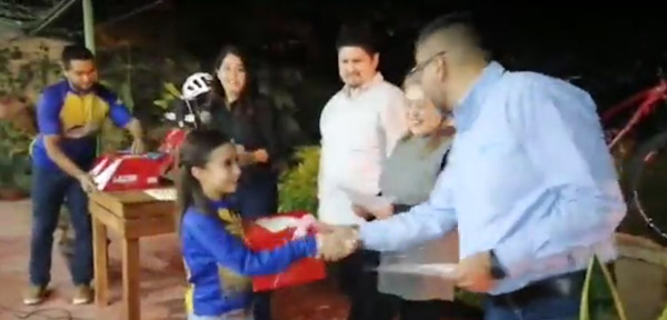 Entrgan reconocimientos a competidores de Liga de Ciclismo Piedadense