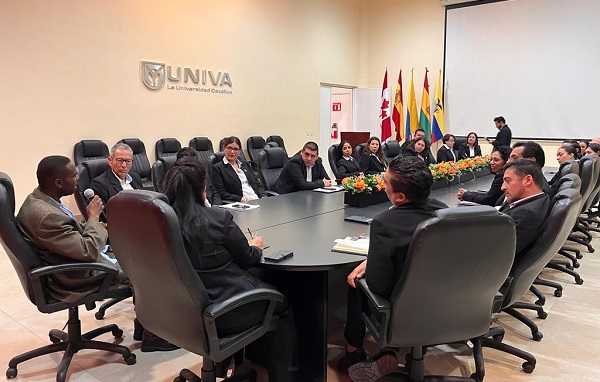 Dan bienvenida a nuevo sacerdote que llega de Haití