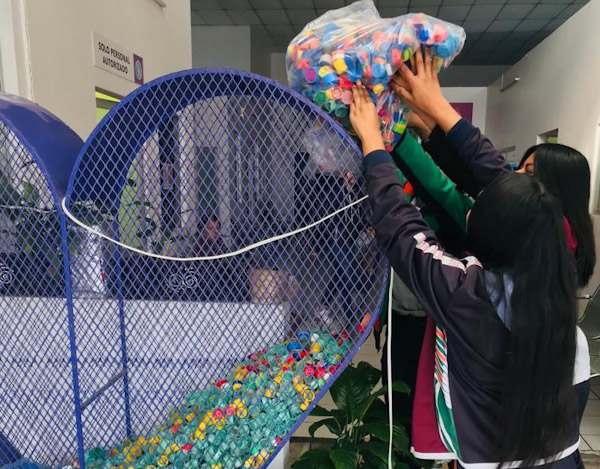 Estudiantes del Cecytem Hidalgo ayudan a menores con cáncer