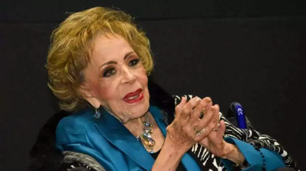 Primera actriz Silvia Piñal Hospitalizada por Influenza