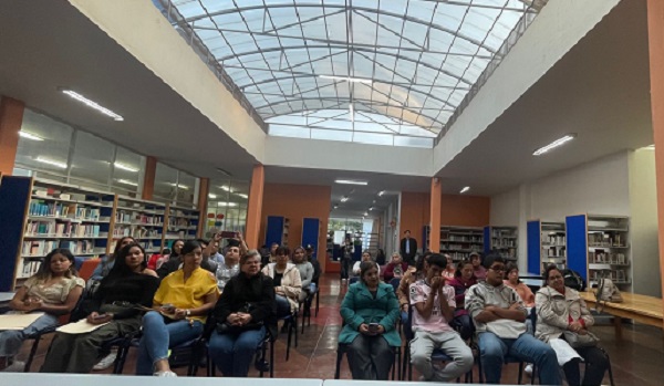 Clausuran curso de lengua de señas en ICATMI