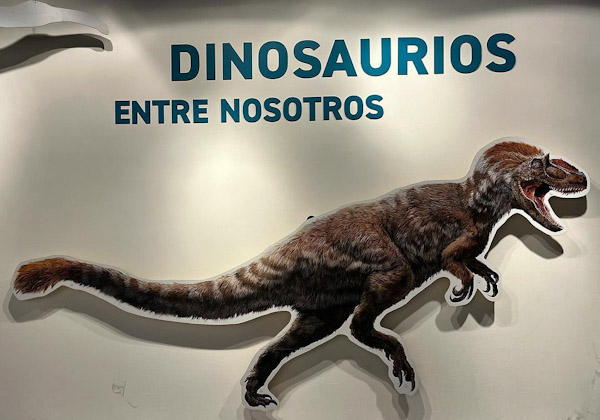 Dinosaurios entre nosotros, expo en Universum UNAM