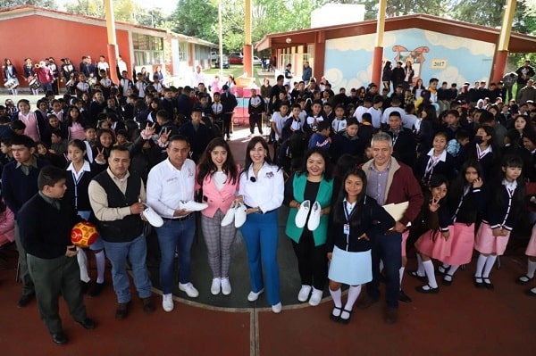 Retoman entrega de tenis para 15 mil jóvenes michoacanos