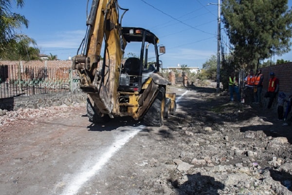 Drenaje y pavimentación en tres calles de la ciudad para dignificar vida de la ciudadanía.