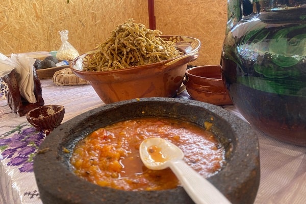 Cocineras tradicionales deleitan a los asistentes a la K’uínchekua