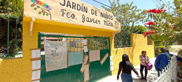 Padres de familia toman kinder en La Piedad