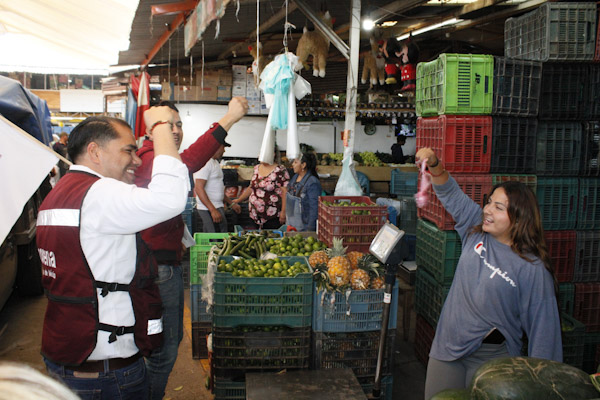 Dr. Moisés imparable en primeros días de campaña