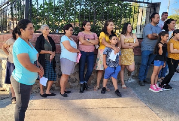 Habitantes de comunidades piden aulas escolares