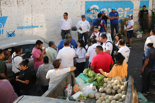 Comerciantes y clientes unidos a proyecto de Vanhe Caratachea