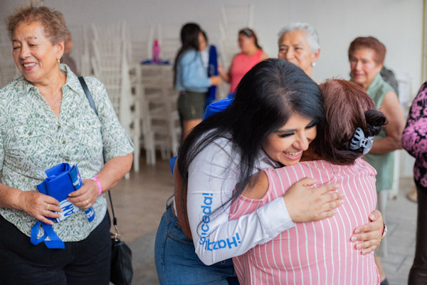 Mujeres de Tanhuato y Yurécuaro apoyan el proyecto de Vanhe Caratachea.