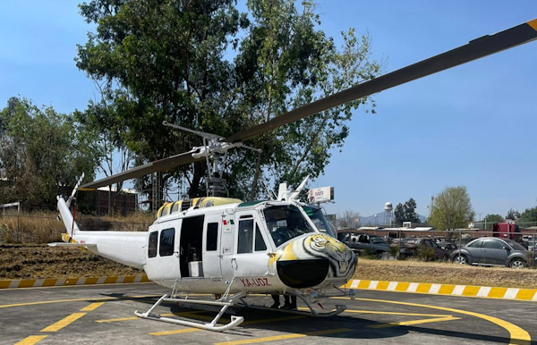 Helicóptero con helibalde atiende incendio forestal en Pátzcuaro