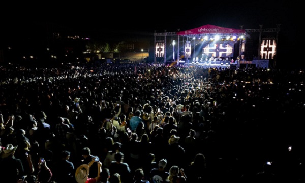 Más de 25 mil cantaron con La Arrolladora en el Festival Michoacán de Origen