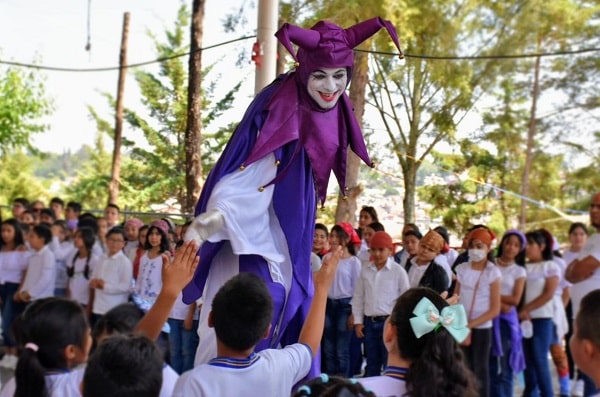 Más de 11 mil escuelas alistan celebración a las mamás
