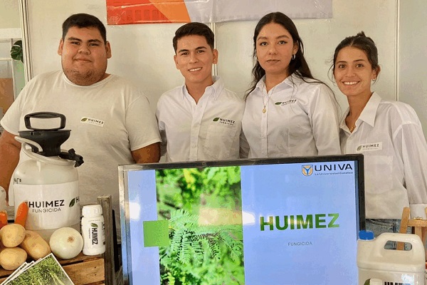 Ganadores de la Expo UNIVA Emprende asistien a XVIII Expo regional Emprendedora ANFECA de UNAM