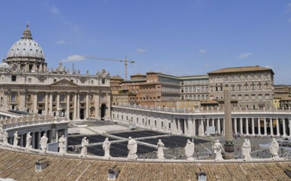Detienen a sacerdote armado al tratar de ingresar al Vaticano