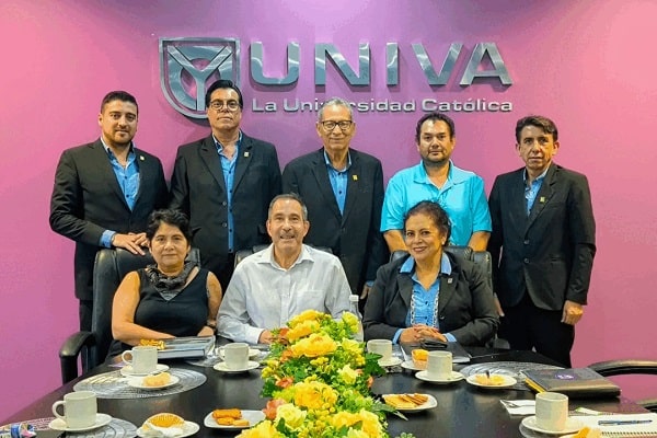 UNIVA LA PIEDAD recibe en sus instalaciones al Embajador Diplomático del Reino Unido