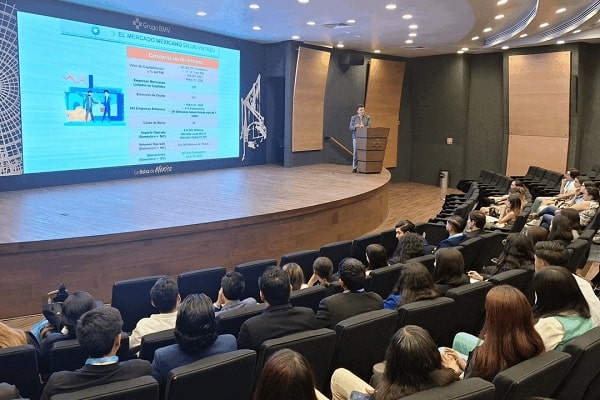 Alumnos de UNIVA La Piedad, visitaron Bolsa Mexicana de Valores en la CDMX