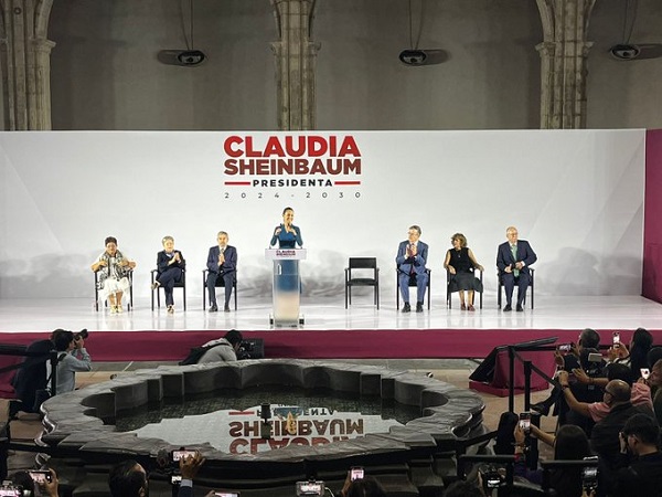 Presenta Claudia Sheinbaum primera parte de su equipo