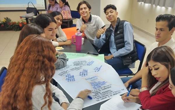 Alumnos de UNIVA y UDL participan en reforma al reglamento de INJUP
