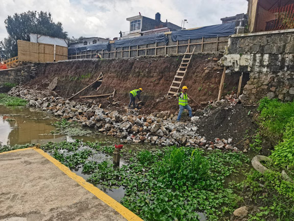 Rehabilitan los 2 muelles del lago de Pátzcuaro*