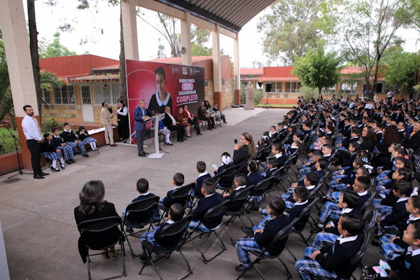 Garantizados los sueldos y prestaciones del magisterio: Luis Navarro
