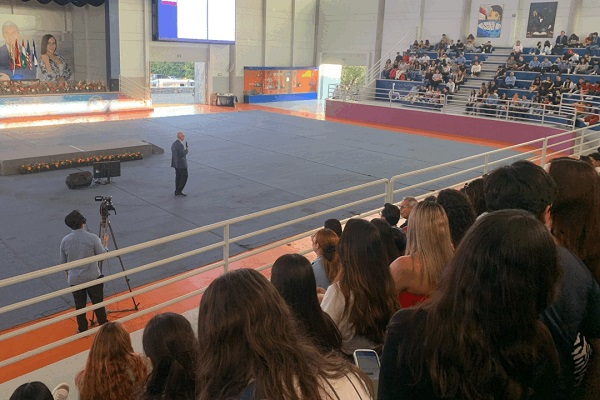 Imparte conferencia magistral en UNIVA el reconocido Ingeniero Santiago Barcón
