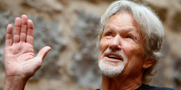 Murió el actoe Kris Kristofferson, inolvidable mentor de Blade.