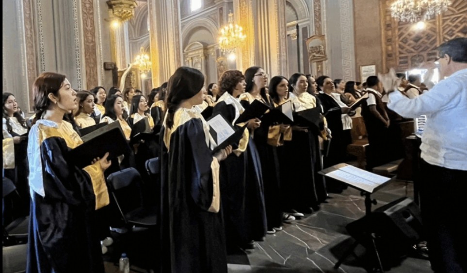 Coro Institucional de UNIVA La Piedad participa en Misa por la Paz en la Catedral de Morelia