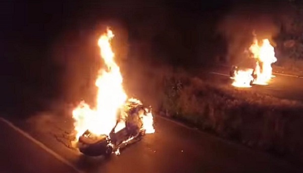 Normalistas bloquean y queman vehículos en la Morelia – Pátzcuaro