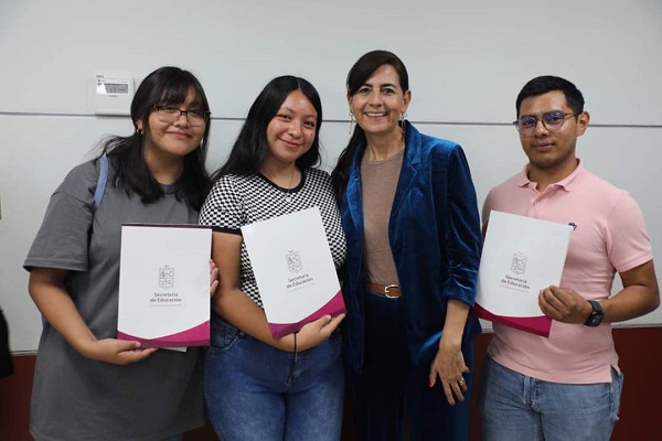 Envían 104 nuevos docentes a escuelas de diversas regiones