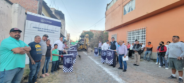 Construyen drenaje sanitario en Héroe de Granaditas