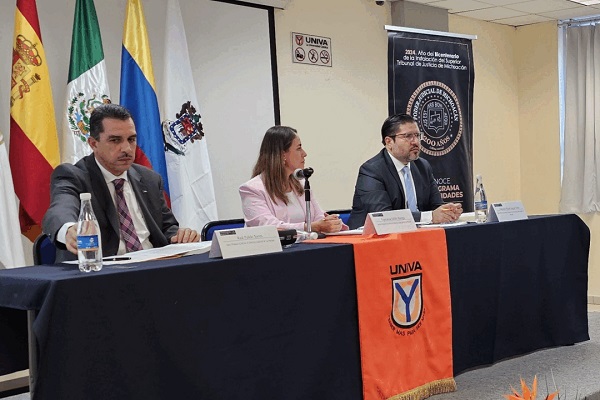 Celebra UNIVA Bicentenario del superior Tribunal de Justicia de Michoacán
