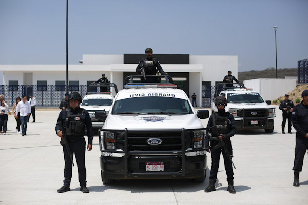 Entregan cuarteles de Valladolid y Zamora a la Guardia Civil