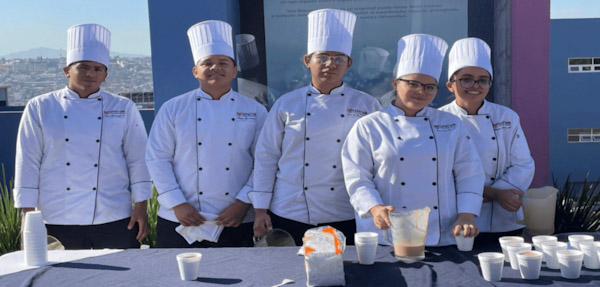 Festeja UNIVA día de la Candelaria con tamales