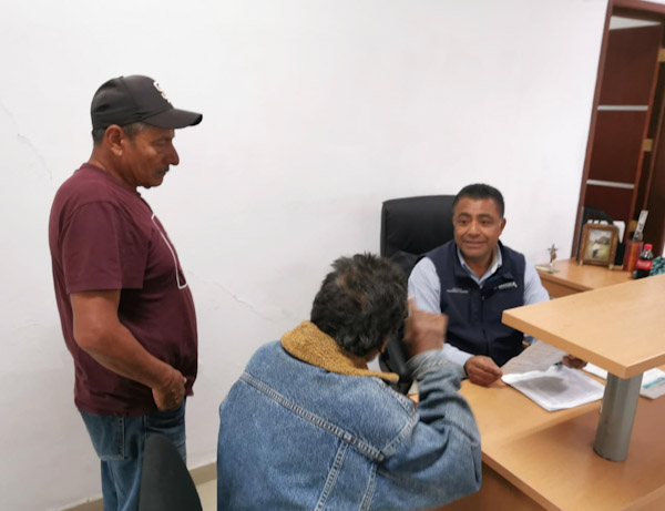 Asesoran a vecinos de colonia Ferrocarril para escrituración