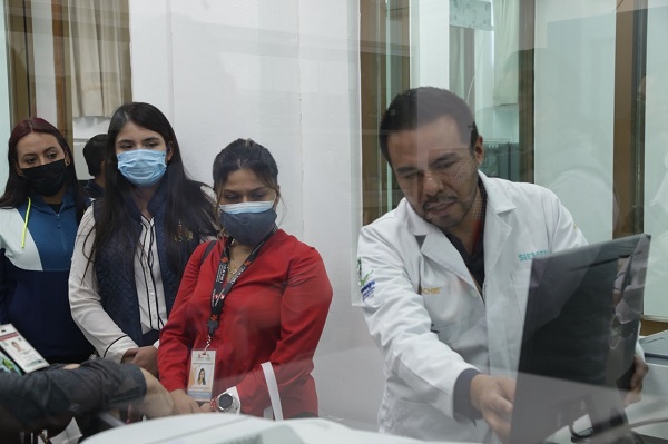 Integrantes de la Mesa Espejo de la ENPA realizan visita guiada a la Fiscalía de Michoacán