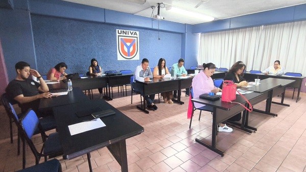 Docentes de UNIVA La Piedad reciben capacitación en Inteligencia Emocional