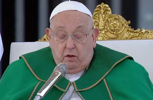 Papa sufrió repentino empeoramiento de su cuadro respiratorio