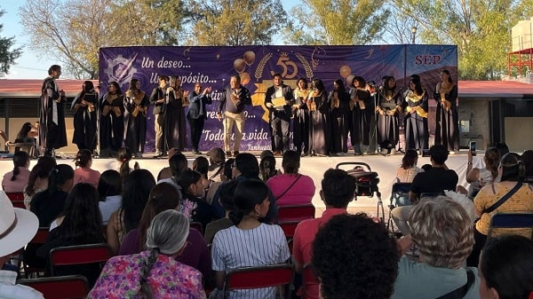 Coro de UNIVA celebra 50° Aniversario de la Secundaria Técnica No. 34