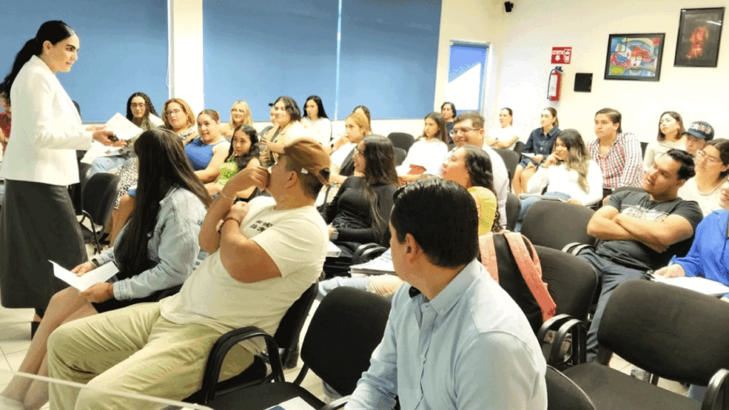 Imparte UNIVA taller de Grafología aplicada a la Criminología