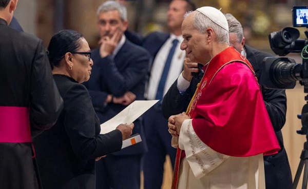 Entrega México carta invitación a Papa León XIV
