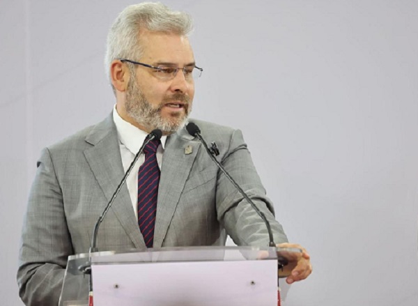Buscan impulsar iniciativa para penalizar narcocorridos en eventos públicos.