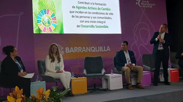 UNIVA La Piedad participa en el Foro de Desarrollo Local de la OCDE en Colombia