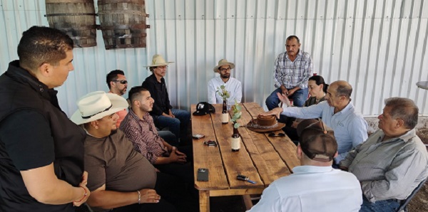 Maestro destilador busca denominación de origen mezcal en La Piedad