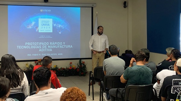 Imparten conferencia sobre prototipado rápido y tecnologías emergentes