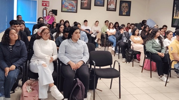 Egresados de UNIVA La Piedad comparten visión empresarial con estudiantes