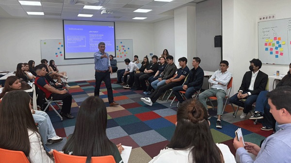 Alumnos de UNIVA La Piedad participan en reunión de la Red Juntos por Michoacán
